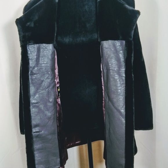 Vintage Velvety black vegan fur coat! - Picture 4 of 8